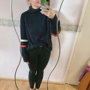 Twik Exclusive Simon's Medium Navy Knit Sweater